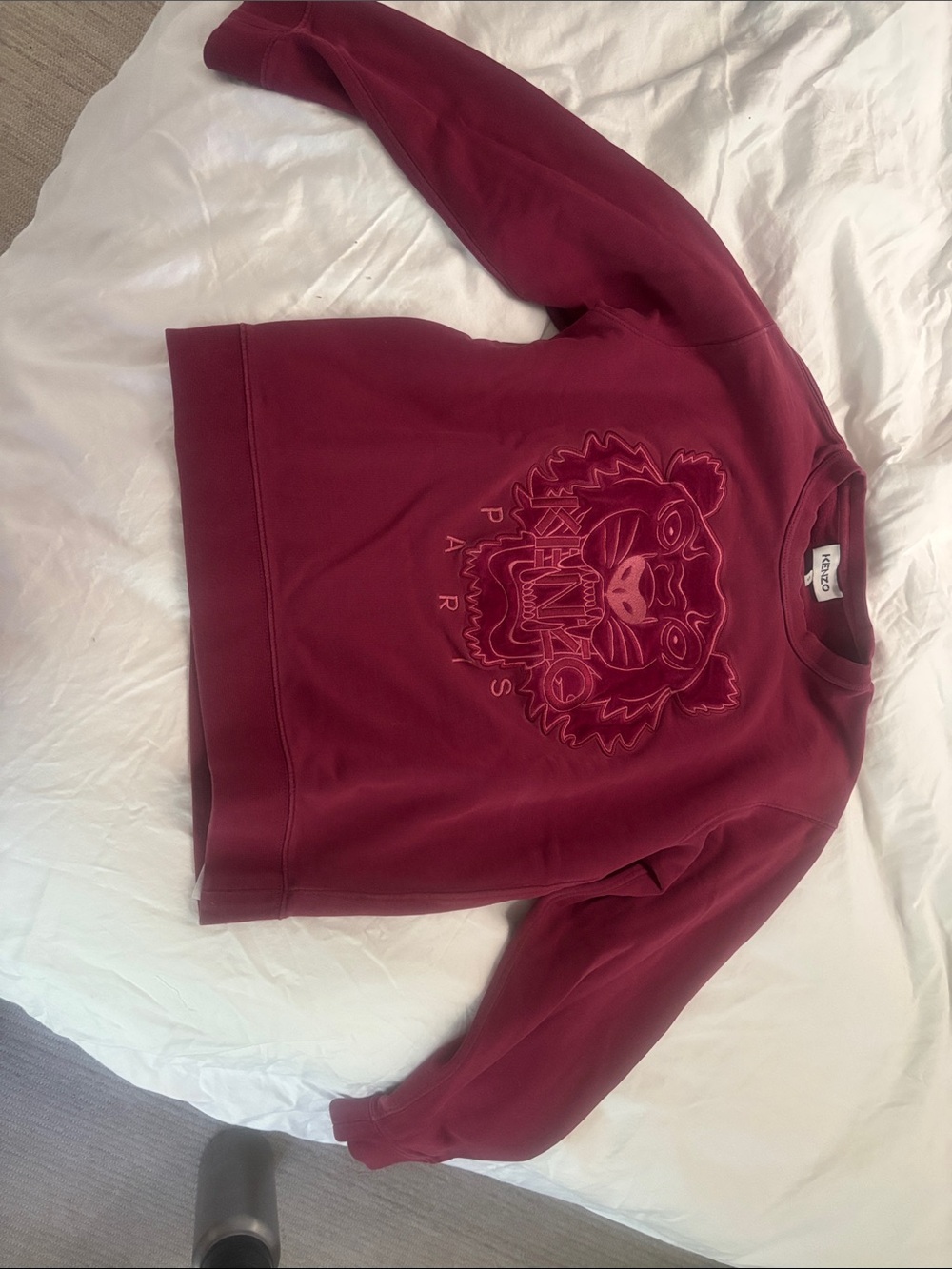 KENZO Embroidered Tiger Motif Crewneck Sweater in Burgundy
